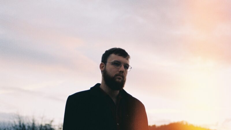 Nikola Ćirić predstavlja debitanski singl “Mrak”