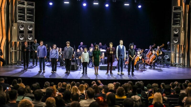 CinemaHarmony: Održan koncert filmske muzike Enija Morikonea i projekcija filma „Cinema Paradiso“ u mts Dvorani