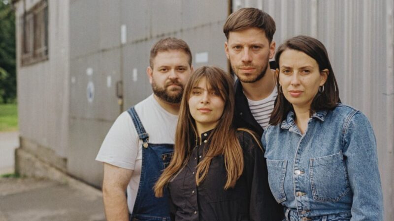 KOIKOI premijerno izvode 10 novih pesama na koncertu u Karmakomi