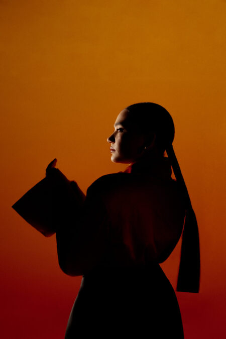 Dina Jashari objavila debi album „Rastenija bez koren“