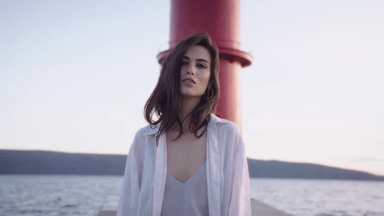 Kantautorka Hristina objavila novi singl “Priroda”: