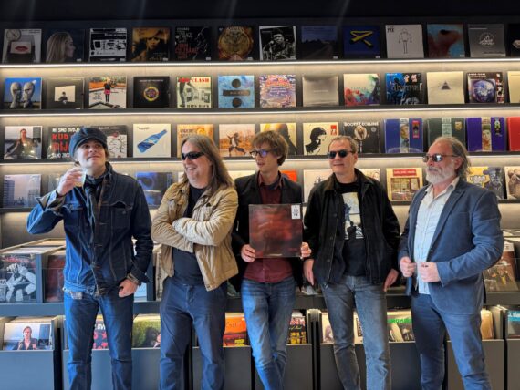 Predstavljen prvi EP benda Kanda, Kodža i Nebojša na vinilu