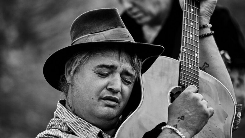Britanska indie ikona prvi put u Beogradu: 11 zanimljivosti koje (verovatno) niste znali o Piteru Doertiju