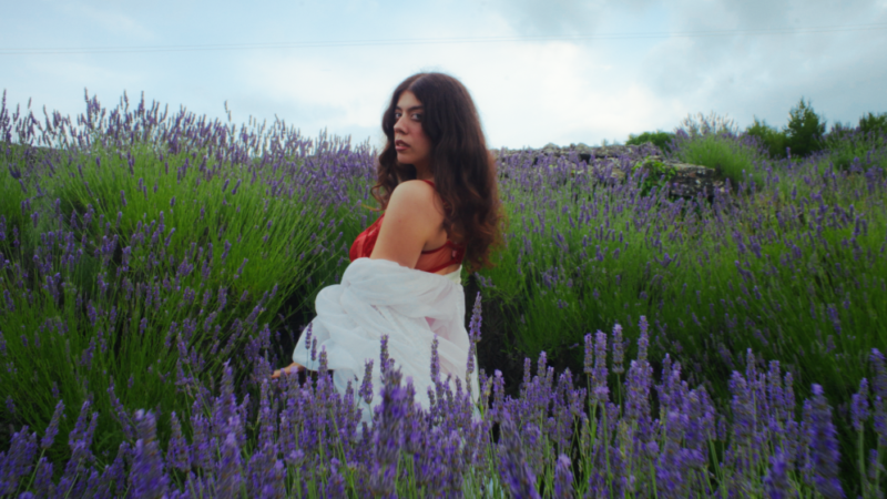 Iva Lorens otvara novu muzičku eru singlom Vreme trošiš mi i najavljuje novi album